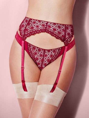 Breathtaking Lace Garter Belt